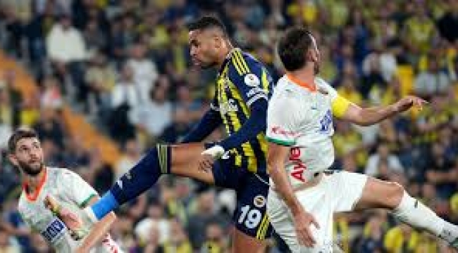 Fenerbahçe'ye son dakika darbesi: Alanyaspor, Kadıköy'de puanı kaptı