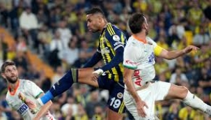 Fenerbahçe'ye son dakika darbesi: Alanyaspor, Kadıköy'de puanı kaptı