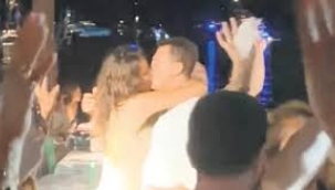 Fikret Orman ve Güzide Duran ilk kez dudak dudağa görüntülendi