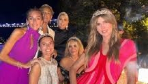 Sosyeteden boğaz manzaralı yalıda doğum günü! Kimler var kimler...