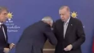 7 belediye başkanı AKP'ye geçti, Erdoğan'ın eline yapıştı