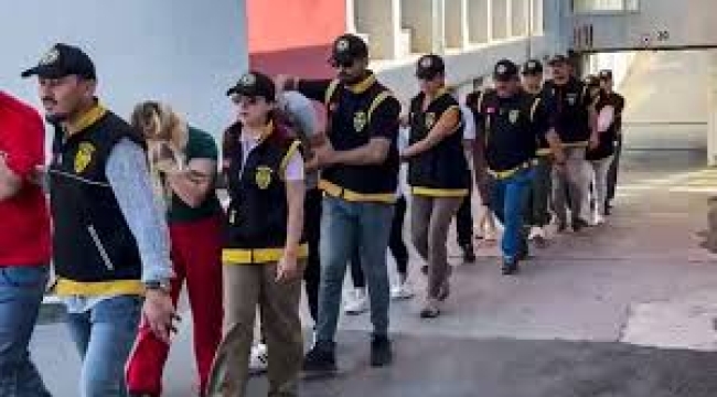 Fuhuş çetesinden evli çiftler çıktı: Eşlerini başka erkeklerle para karşılığı ilişkiye sokmuşlar