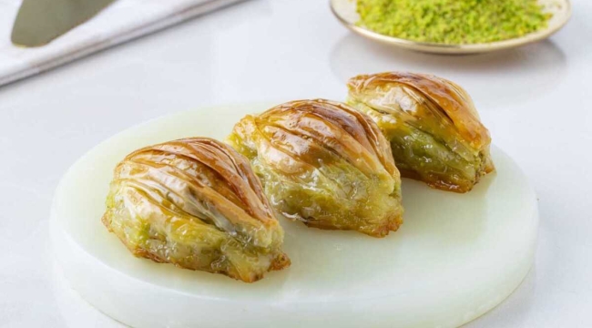 En Lezzetli Midye Baklava Hacı Bozan Oğulları'nda