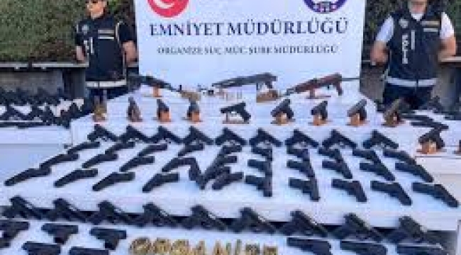 İstanbul'da silahlı çete operasyonu: 20 gözaltı