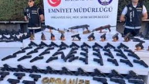 İstanbul'da silahlı çete operasyonu: 20 gözaltı