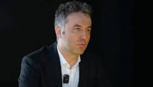 Mehmet Akif Ersoy'la grup sex yaptıklarını itiraf etti