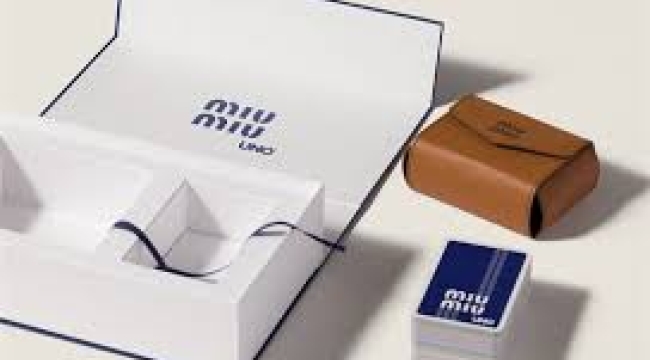 Oyun masasına "Miu Miu" oturunca: