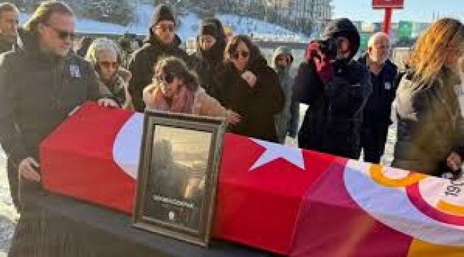 Gökmen Özdenak için Galatasaray Stadı'nda tören düzenlendi