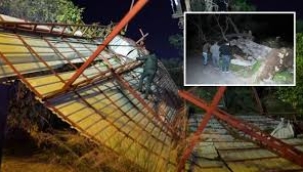 İstanbul için kritik saatler.. Çatılar uçtu, ağaçlar kökünden söküldü