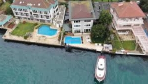 Sapkın partilerin şifreli mekanı! Ünlülerin gizli parti yalısı..