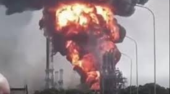 Venezuela'da peş peşe şiddetli patlamalar! Başkent Karakas'ta alevler yükseliyor...