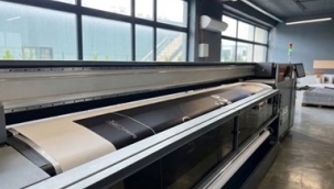 Fuar ve Etkinlik Icin Dijital Baski Hizmeti: Kumas, Lightbox ve Backdrop Baski Rehberi (2026)