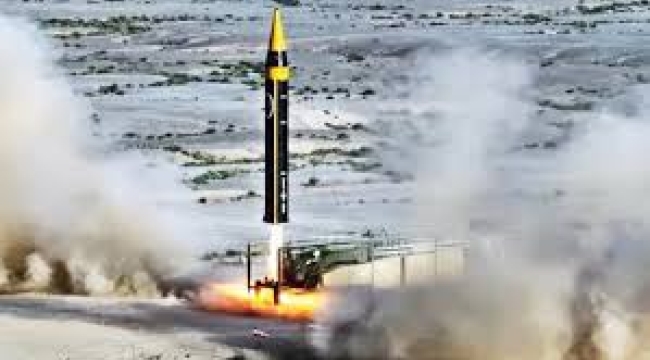  İran 2 tonluk füzeyle vurdu: Kıyamet silahı ateşlendi