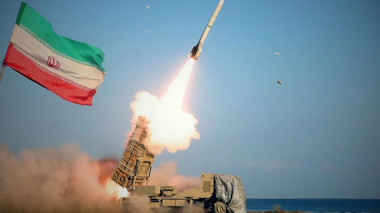 İran Devrim Muhafızları'ndan füze açıklaması! '