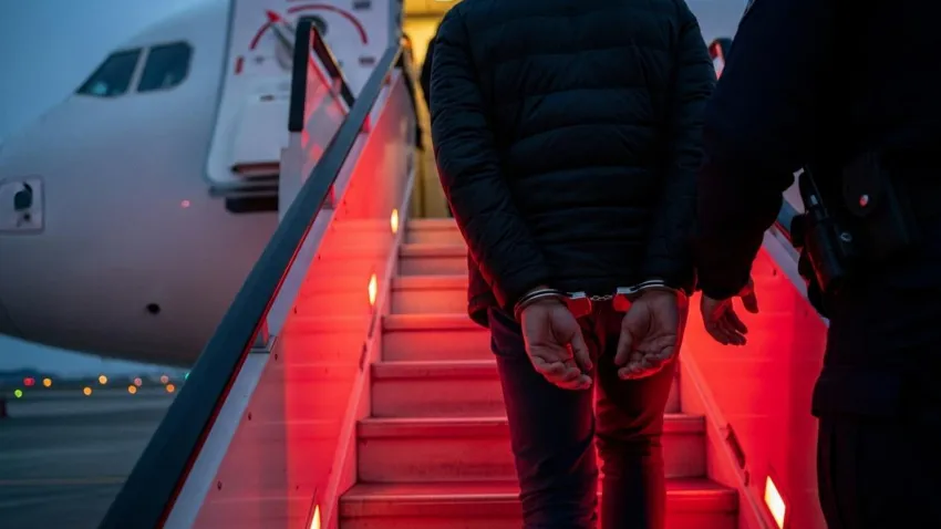  Krmızı bültenle aranan 45 kişi Türkiye'ye getirildi