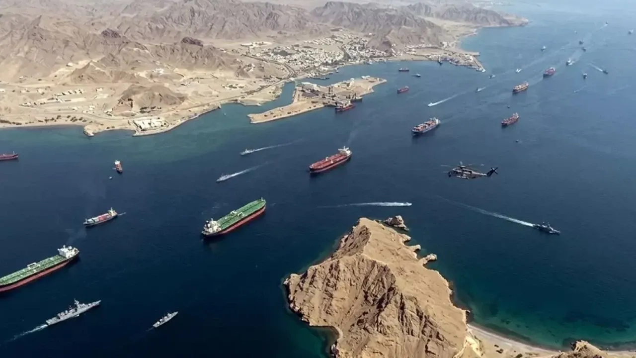 İran ordusundan dünyayı sarsan açıklama! Hürmüz Boğazı yeniden kapatıldı