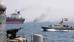 Yeniden Kapatılan Hürmüz'de Sıcak Dakikalar: 2 Gemiye Ateş Açıldı!