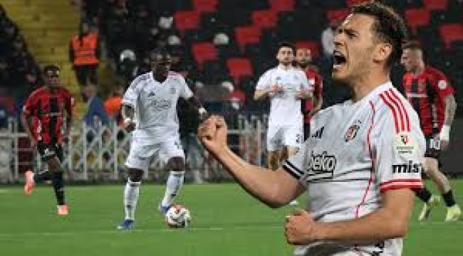 Beşiktaş deplasmanda 2 golle güldü
