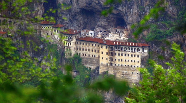 Sümela Manastırı yeniden ziyarete açıldı