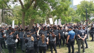 TBMM önündeki öğretmen eylemine polis müdahalesi: Gözaltılar var
