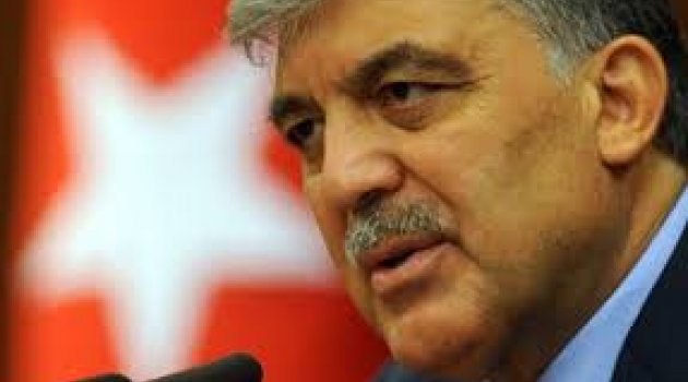 Abdullah Gül: "Cumhuriyet tarihinin en zor günlerinden geçiyoruz"