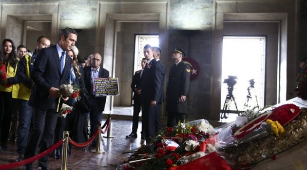 Ali Koç, 3 bin Fenerbahçeli ile Anıtkabir'de