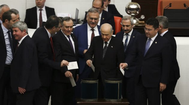 Anayasa teklifinin 6, 7 ve 8. maddeleri kabul edildi