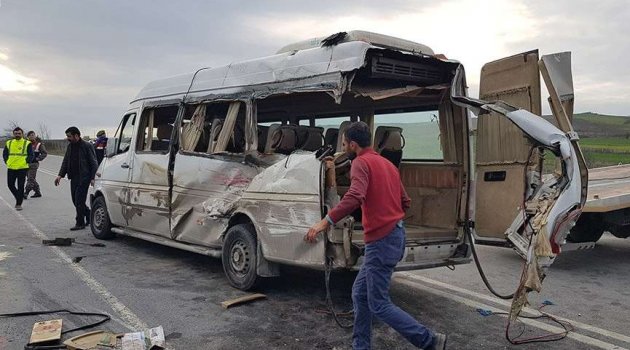  Arnavutköy'de öğrenci servisi kaza yaptı! Bir öğrenci hayatını kaybetti