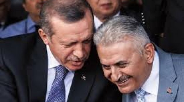 Başbakan Ahmet Davutoğlu istifasını sundu, Binali Yıldırım görevi aldı