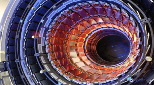 Buyur burdan yak! CERN Deneyine Göre Evrenin Var Olmaması Gerekiyor