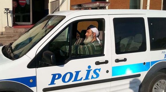 Çanakkale'de sarıklı - sakallı polis görenleri şoke etti!