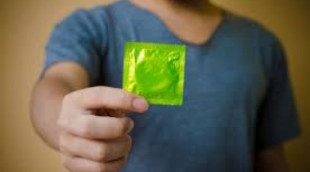 Dünyanın en küçük prezervatifi seks hayatınızda büyük fark yaratabilir!
