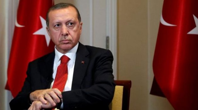 Aç tavuk kendini buğday ambarında sanırmış