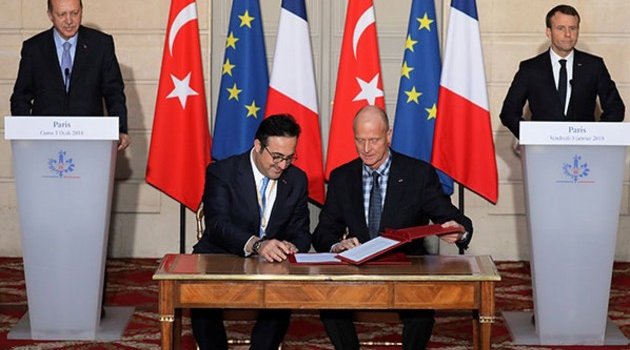 Erdoğan Macron'la basın toplantısında resti çekti