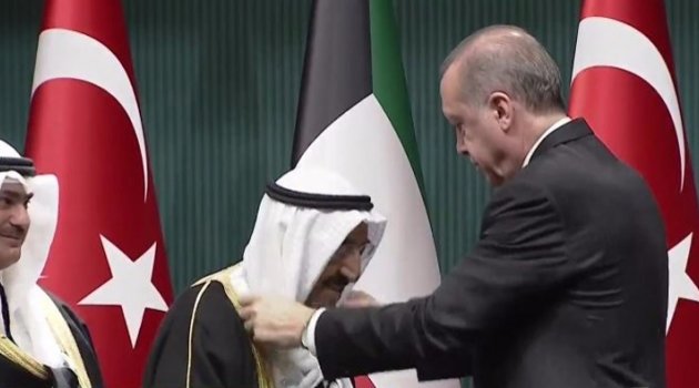 Erdoğan'dan Kuveyt Emiri'ne devlet nişanı