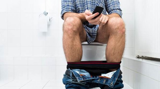 Erkekler neden uzun saatler tuvalette kalıyor?