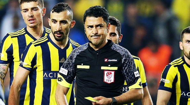 Fenerbahçe'de isyan! "Üç penaltı, bir kırmızı kart!"
