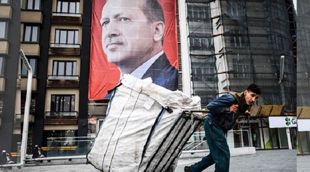 Financial Times'tan Türkiye ekonomisi yorumu: Bir adım ileri, iki adım geri