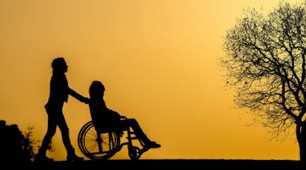 Fiziksel Engelli Bir Kadının, Engellilerin Cinsel Hayatı Üzerinden Yaptığı Çarpıcı Bir Toplum Eleştirisi