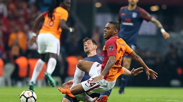 Galatasaray Başakşehir'i 2-0 yendi LİDER oldu