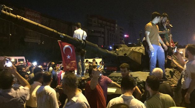 Hayrettin Karaman yazdı Darbe teşebbüsünü hangi halk engelledi?