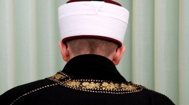 İmamın sapıklığına bakın! Kadının kocasına mesaj atıp...