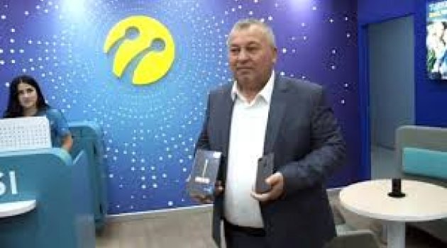 iPhone kıran MHP'li vekil: Kırdığım telefon demoydu