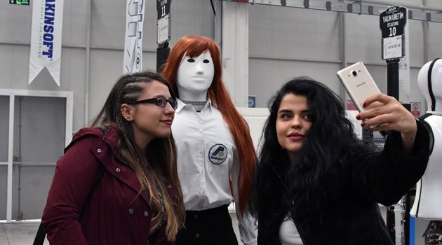 İşte Türkiye'nin ilk insansı robotu