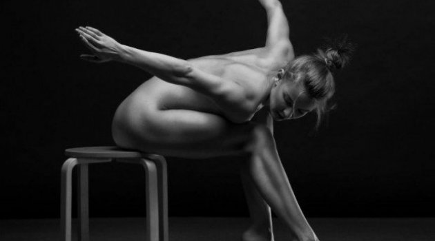 Kadın vücudu üzerine bir çalışma: Çıplak Kadın