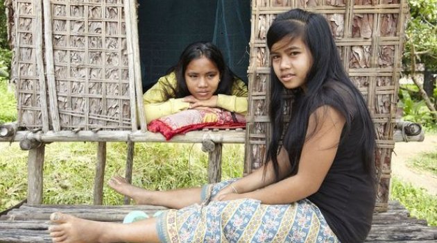 Kamboçya'da küçük kızlar için hazırlanan "aşk kulübeleri"