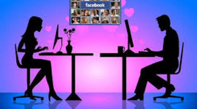 Karısını Facebook'ta başka erkeklerle görünce...