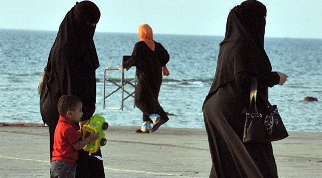 Rezalet! Din adamı tecavüz olaylarından kadınları sorumlu tuttu