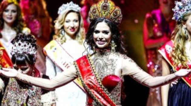 Rusya'da Düzenlenen "Dünyanın En Güzel Evli Kadın Yarışması"nın Birincisi, İki Çocuk Sahibi Anna Telegina Oldu