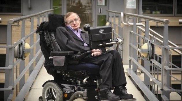 Stephen Hawking: Dünya'yı 100 yıl içerisinde terk etmeliyiz